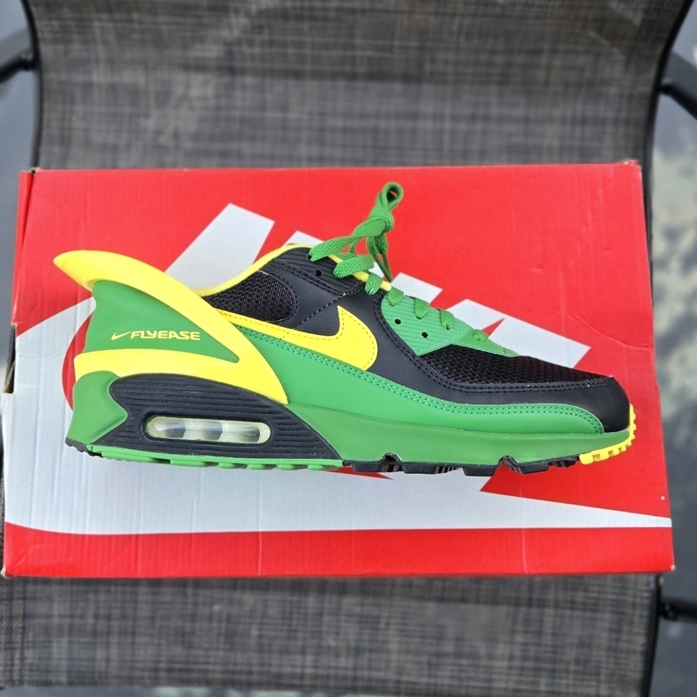 Nike Air Max 90 FlyEase - Limited Edition - Brand New in Box